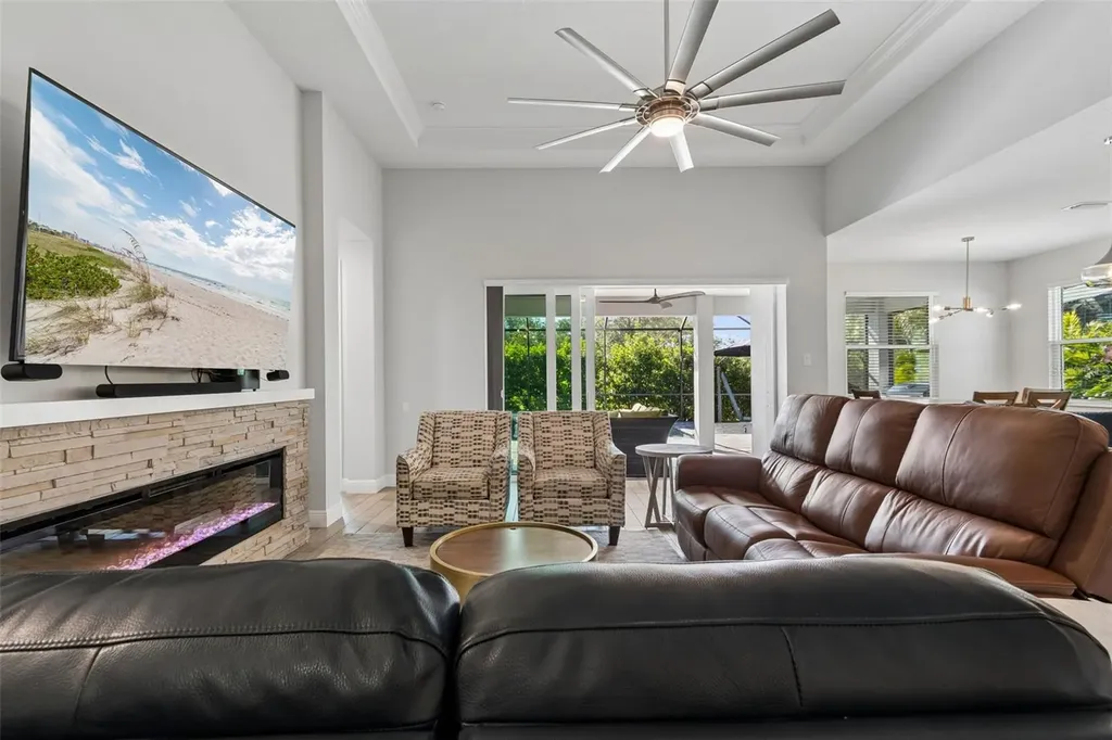 1008 Siberian Glen Bradenton FL 34212
