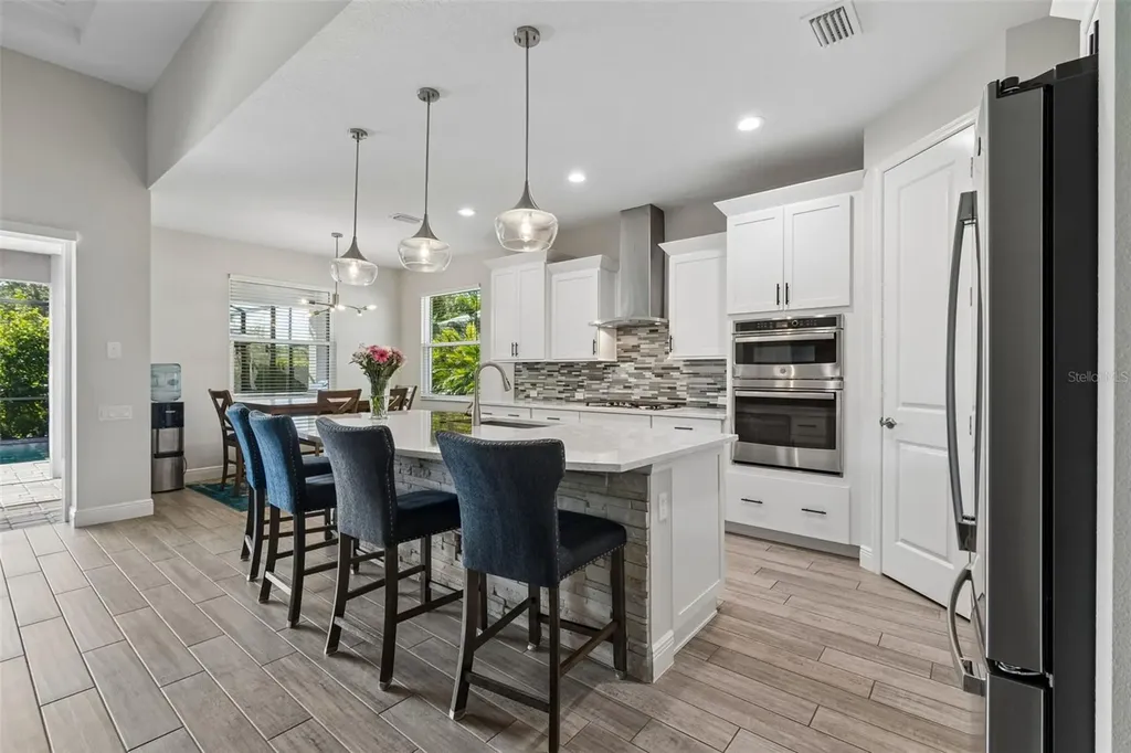 1008 Siberian Glen Bradenton FL 34212