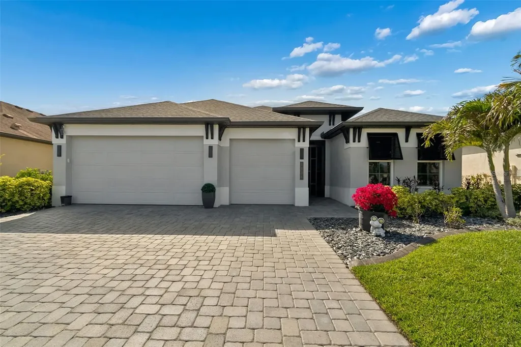 1008 Siberian Glen Bradenton FL 34212