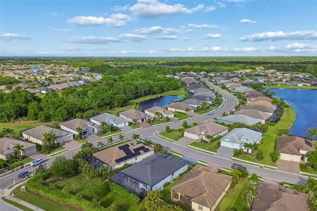 1008 Siberian Glen Bradenton FL 34212