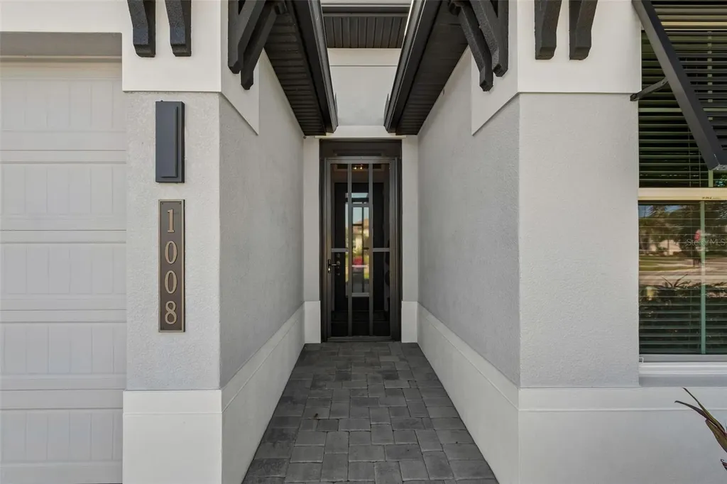 1008 Siberian Glen Bradenton FL 34212