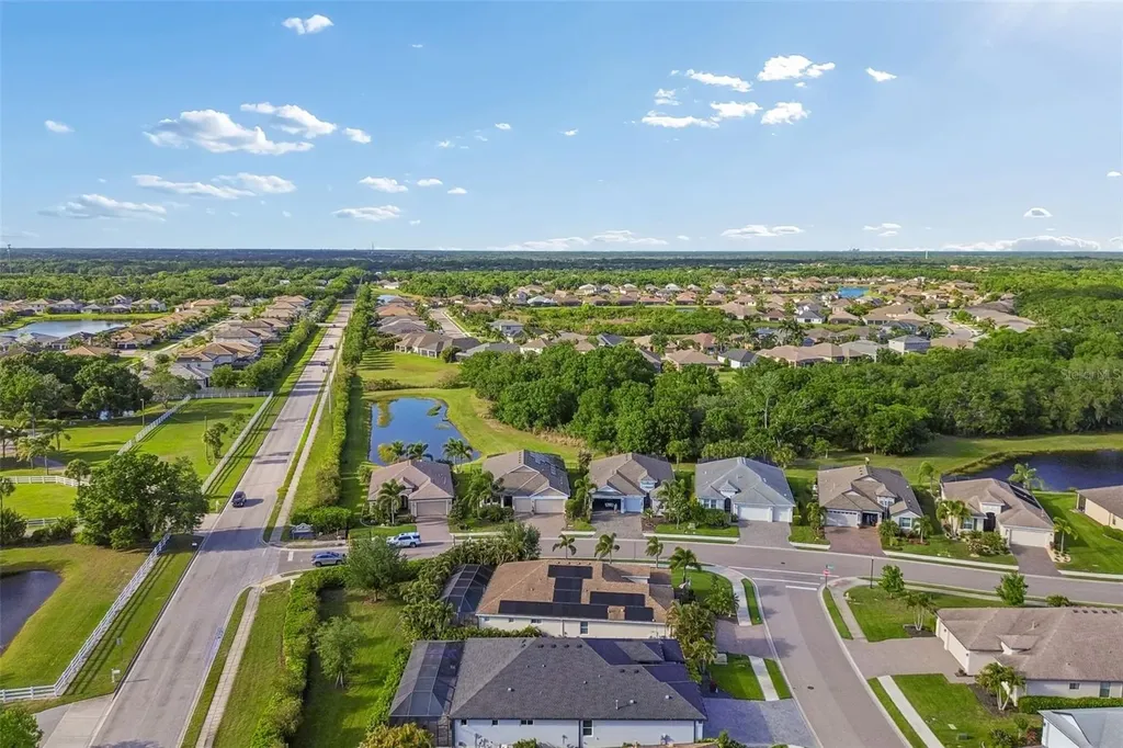 1008 Siberian Glen Bradenton FL 34212