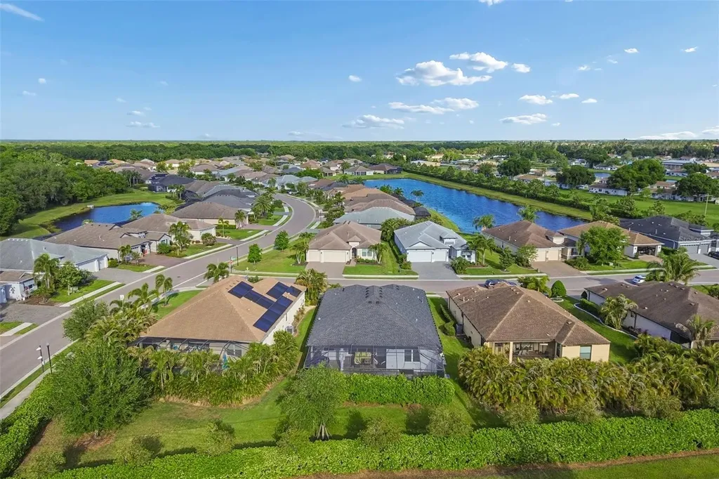 1008 Siberian Glen Bradenton FL 34212