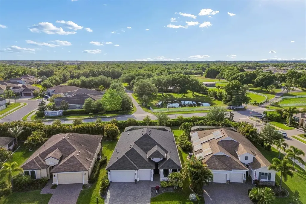 1008 Siberian Glen Bradenton FL 34212