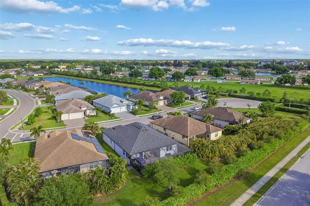 1008 Siberian Glen Bradenton FL 34212