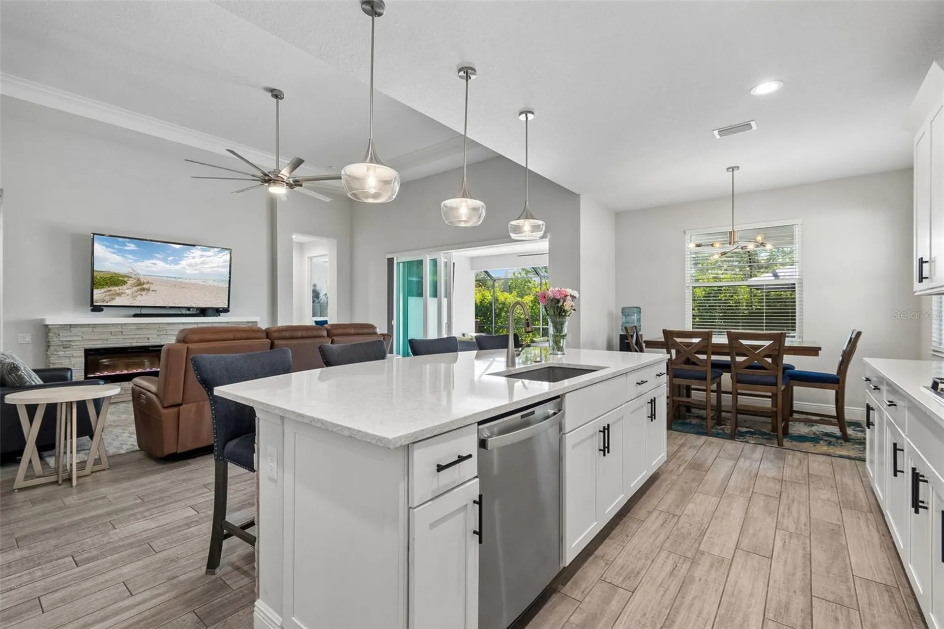 1008 Siberian Glen Bradenton FL 34212
