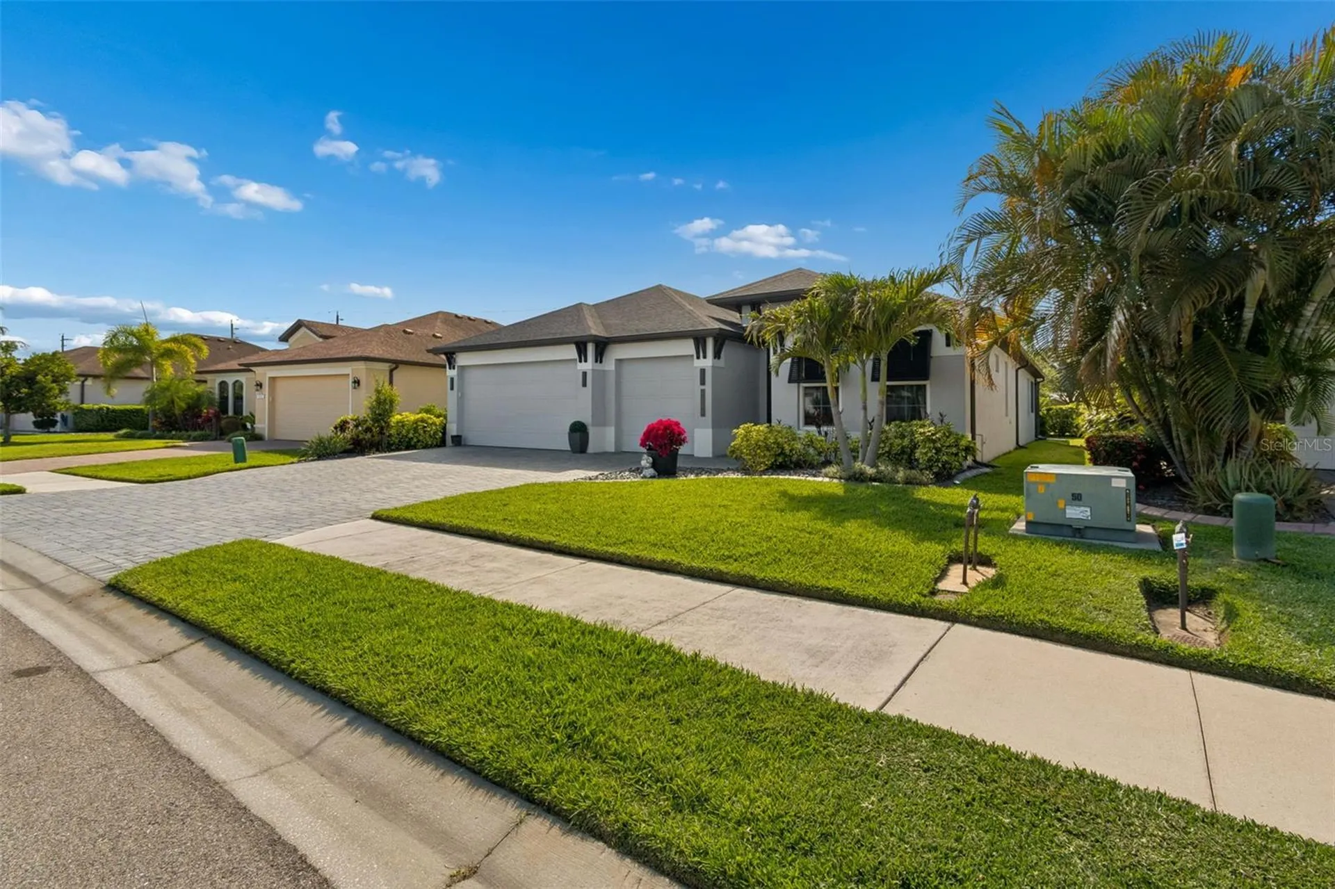 1008 Siberian Glen Bradenton FL 34212