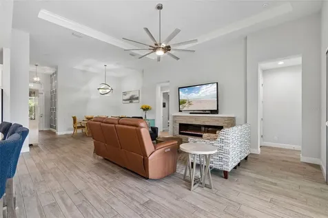 1008 Siberian Glen Bradenton FL 34212