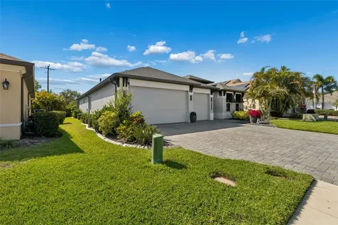 1008 Siberian Glen Bradenton FL 34212