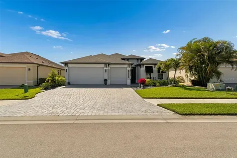 1008 Siberian Glen Bradenton FL 34212