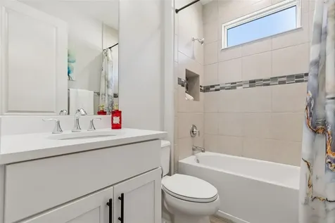 1008 Siberian Glen Bradenton FL 34212