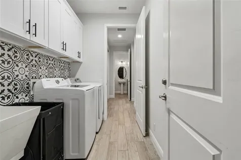 1008 Siberian Glen Bradenton FL 34212
