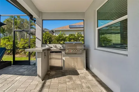 1008 Siberian Glen Bradenton FL 34212