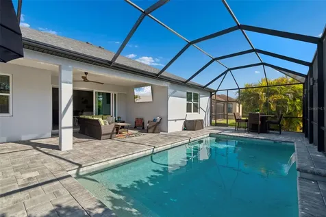 1008 Siberian Glen Bradenton FL 34212