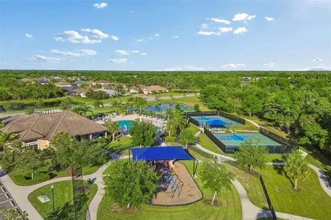 1008 Siberian Glen Bradenton FL 34212
