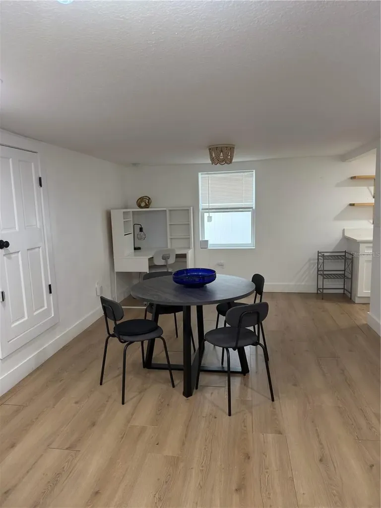2417 W Gray Street Tampa FL 33609