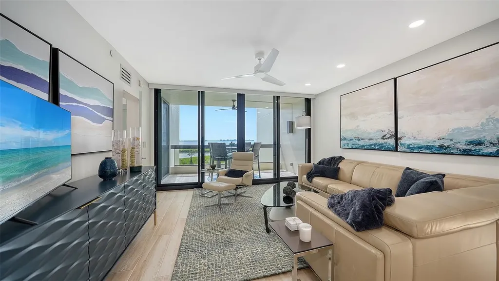 1932 Harbourside Drive Longboat Key FL 34228