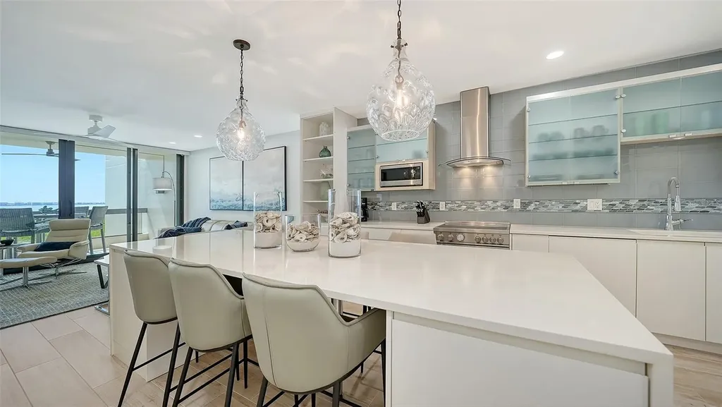 1932 Harbourside Drive Longboat Key FL 34228