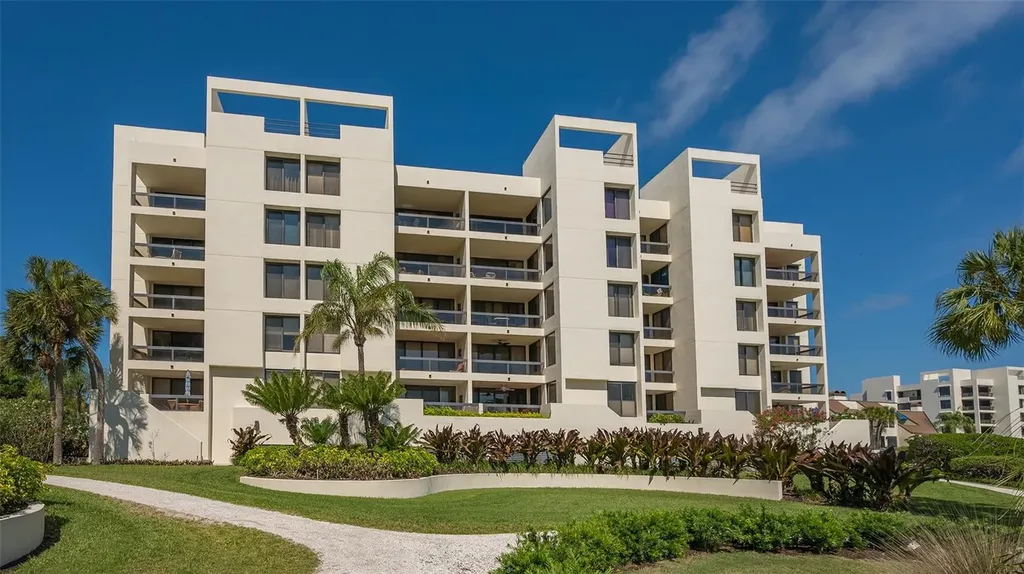 1932 Harbourside Drive Longboat Key FL 34228