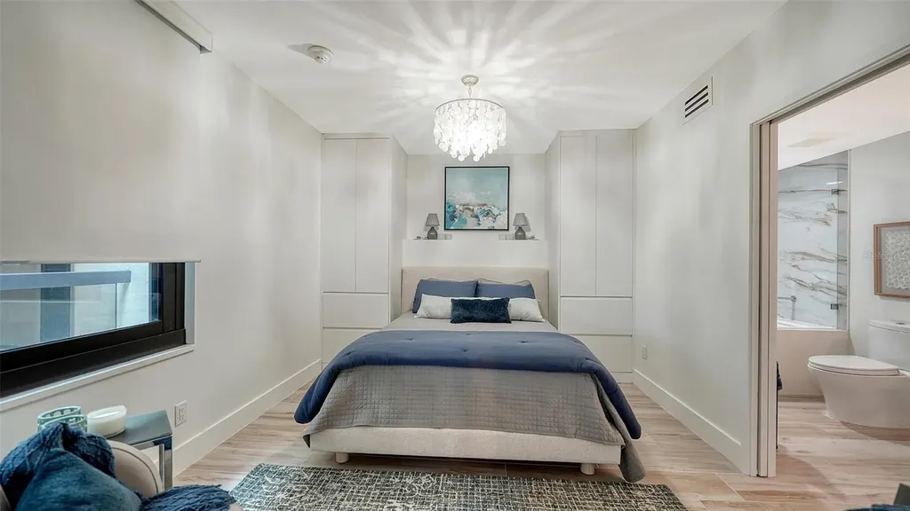 1932 Harbourside Drive Longboat Key FL 34228