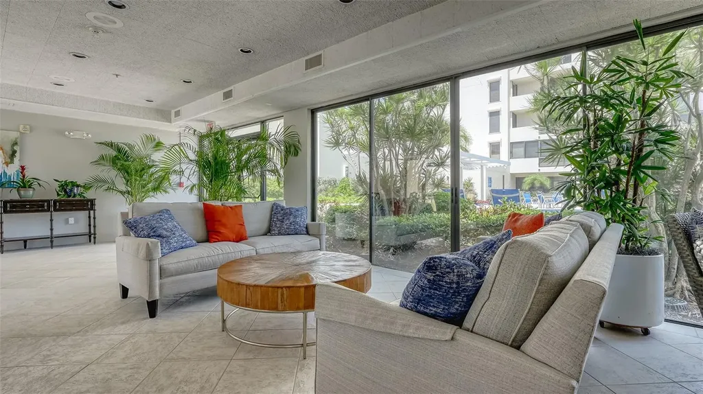 1932 Harbourside Drive Longboat Key FL 34228