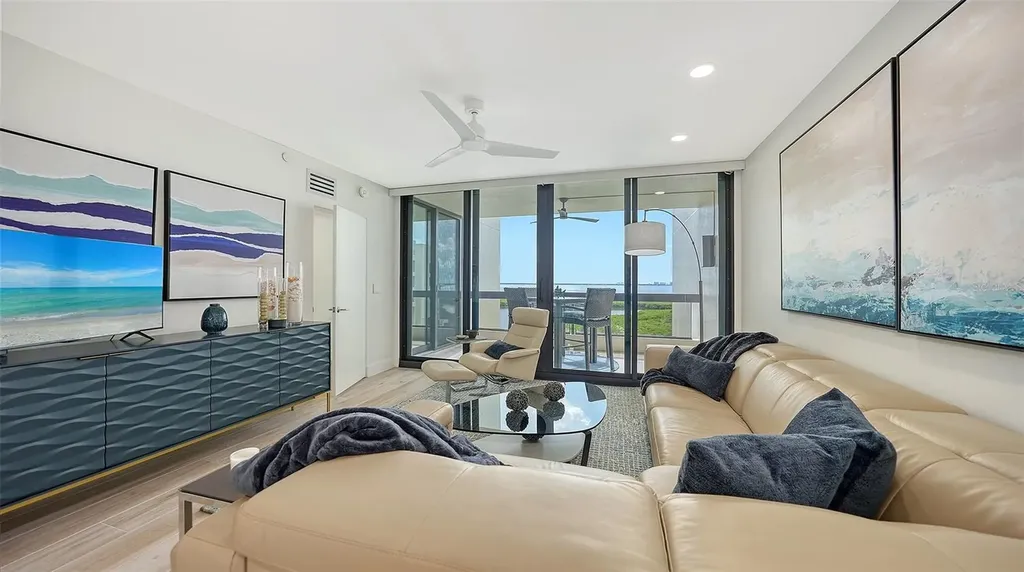 1932 Harbourside Drive Longboat Key FL 34228