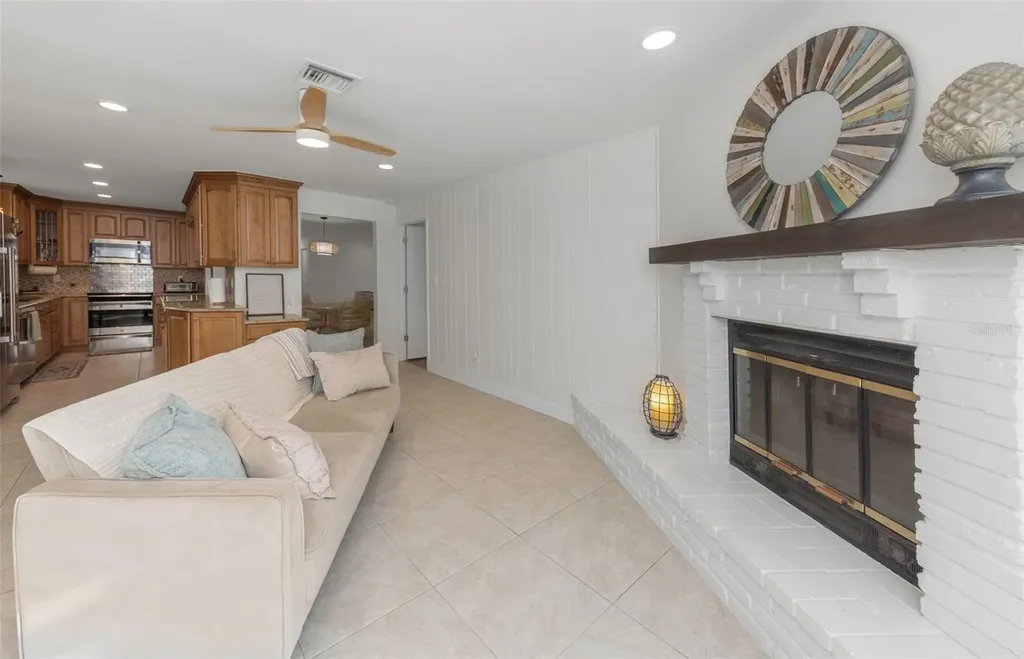 8909 118th Way Seminole FL 33772