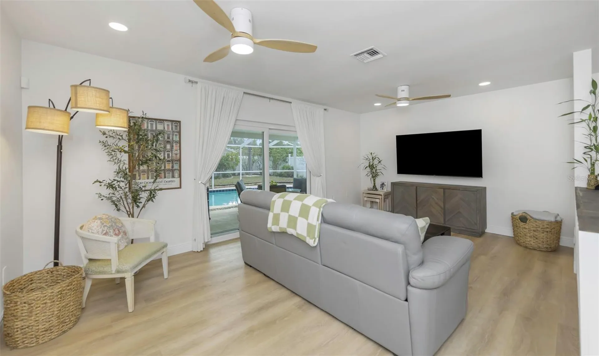 8909 118th Way Seminole FL 33772