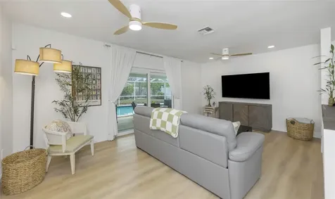 8909 118th Way Seminole FL 33772