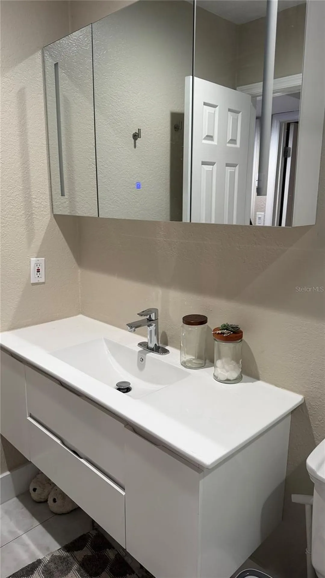 2106 W Cluster Avenue Tampa FL 33604