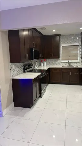 2106 W Cluster Avenue Tampa FL 33604