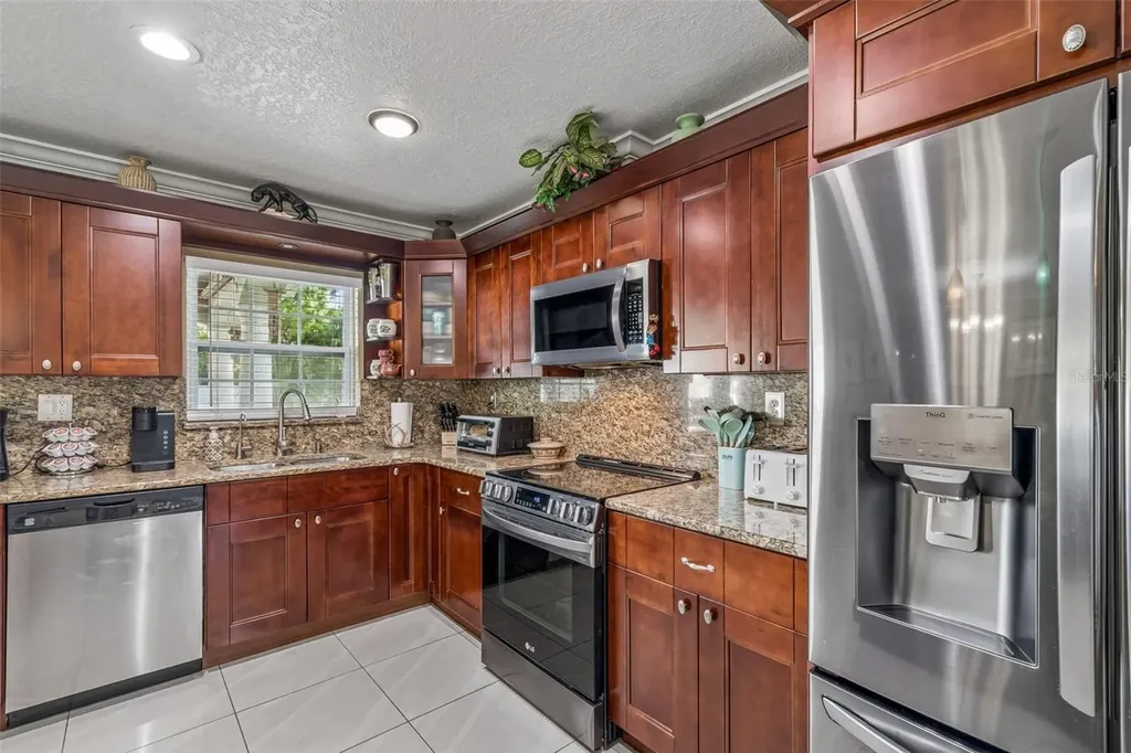 9406 W Flora Street Tampa FL 33615