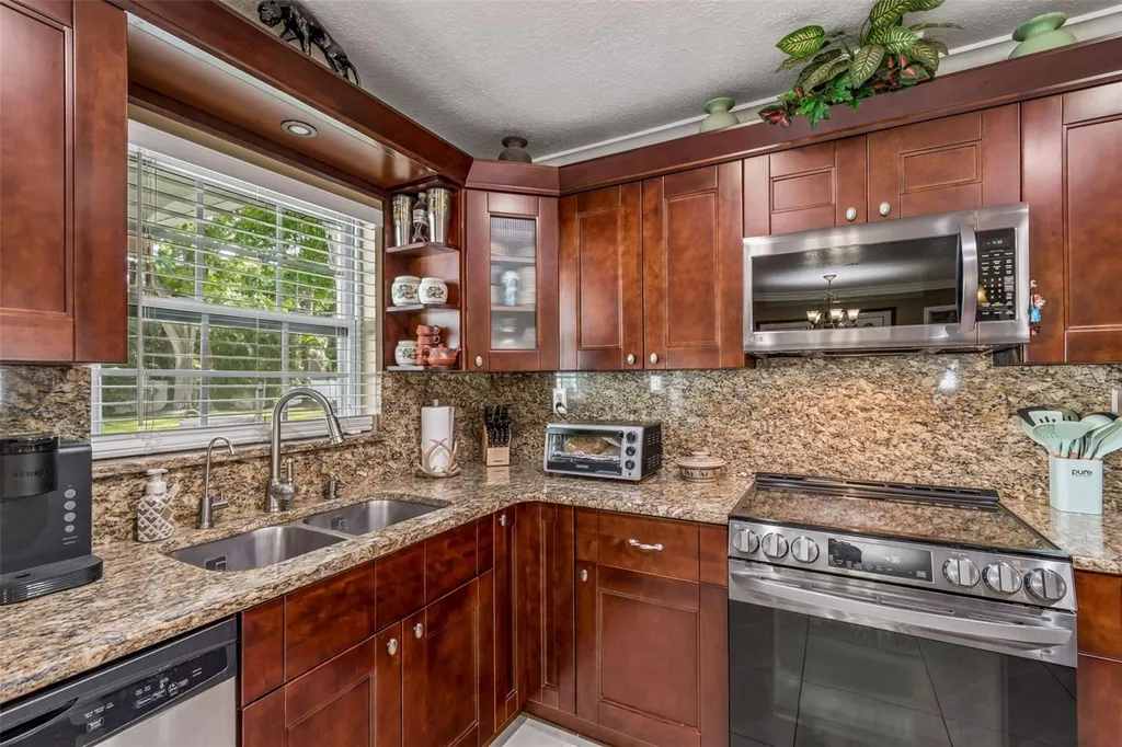 9406 W Flora Street Tampa FL 33615