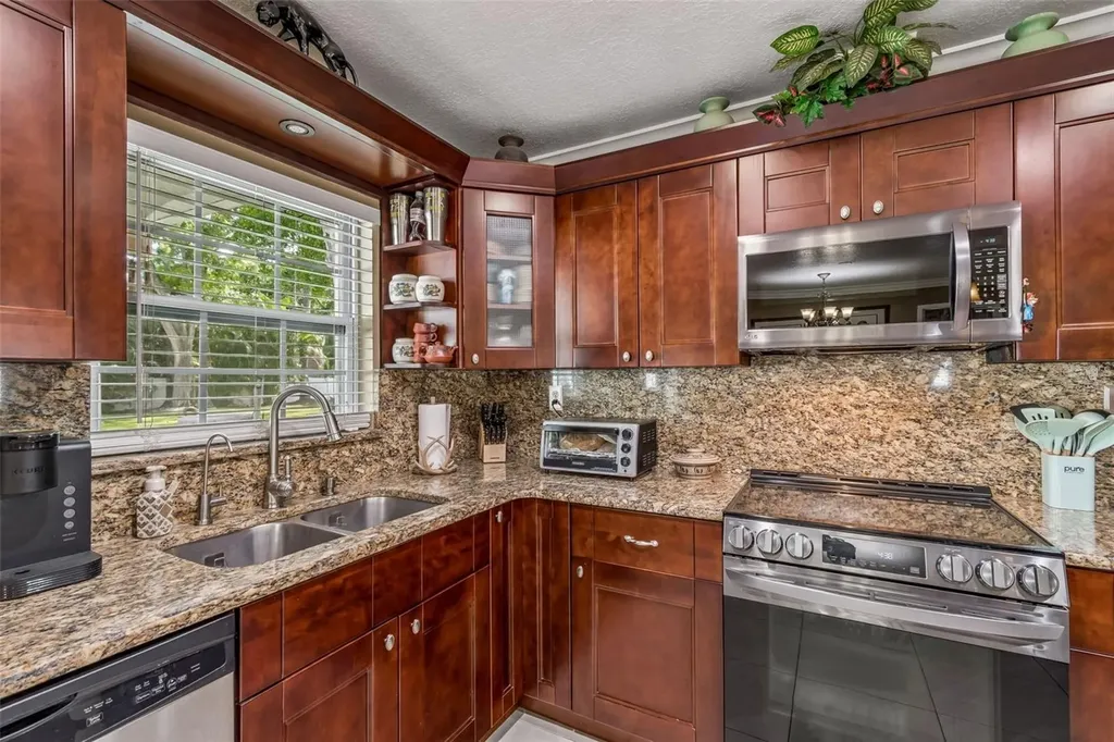9406 W Flora Street Tampa FL 33615
