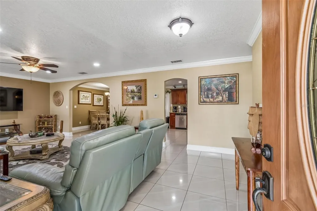 9406 W Flora Street Tampa FL 33615