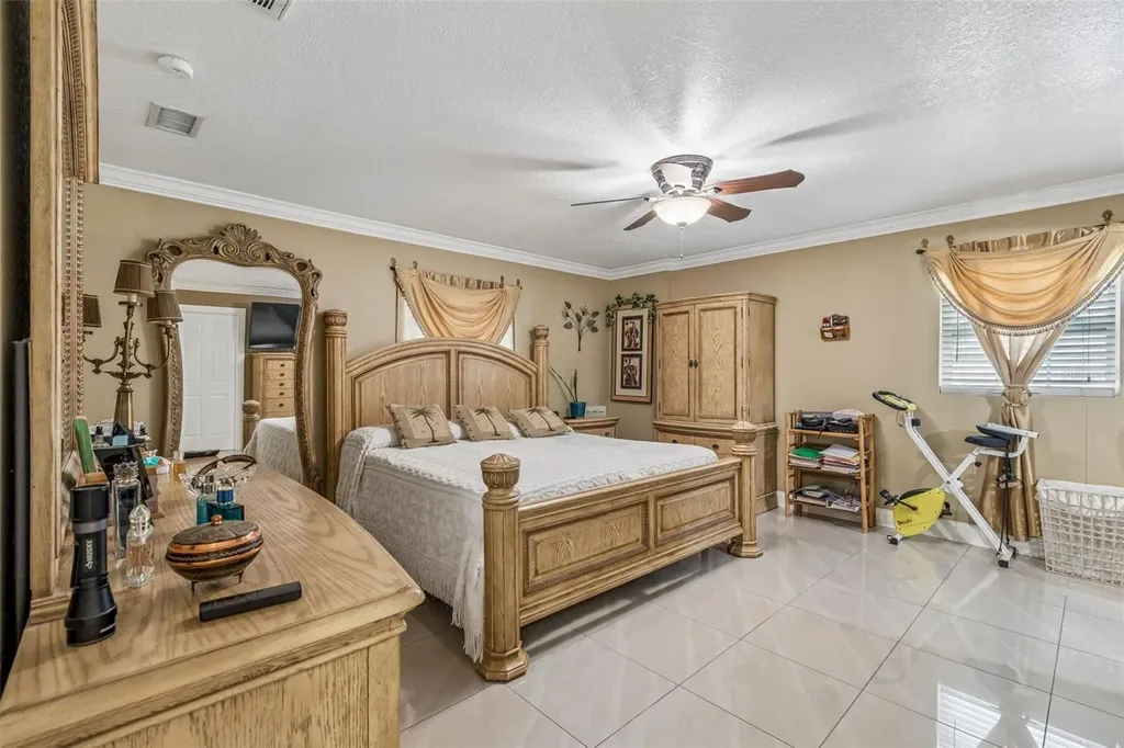9406 W Flora Street Tampa FL 33615