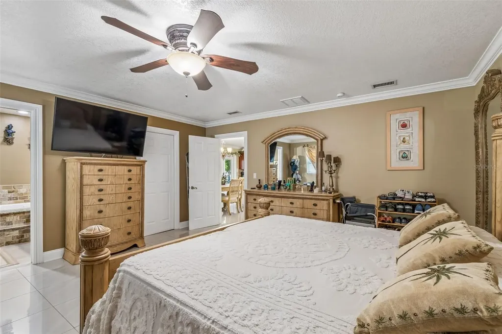 9406 W Flora Street Tampa FL 33615