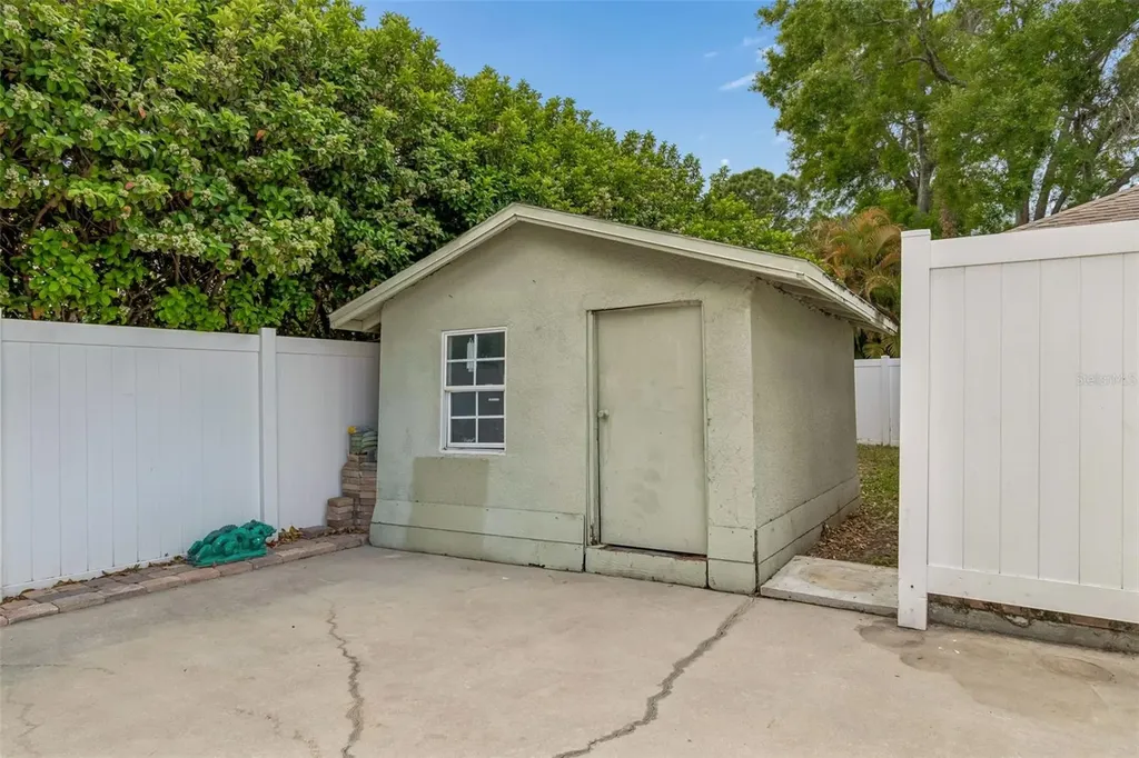 9406 W Flora Street Tampa FL 33615