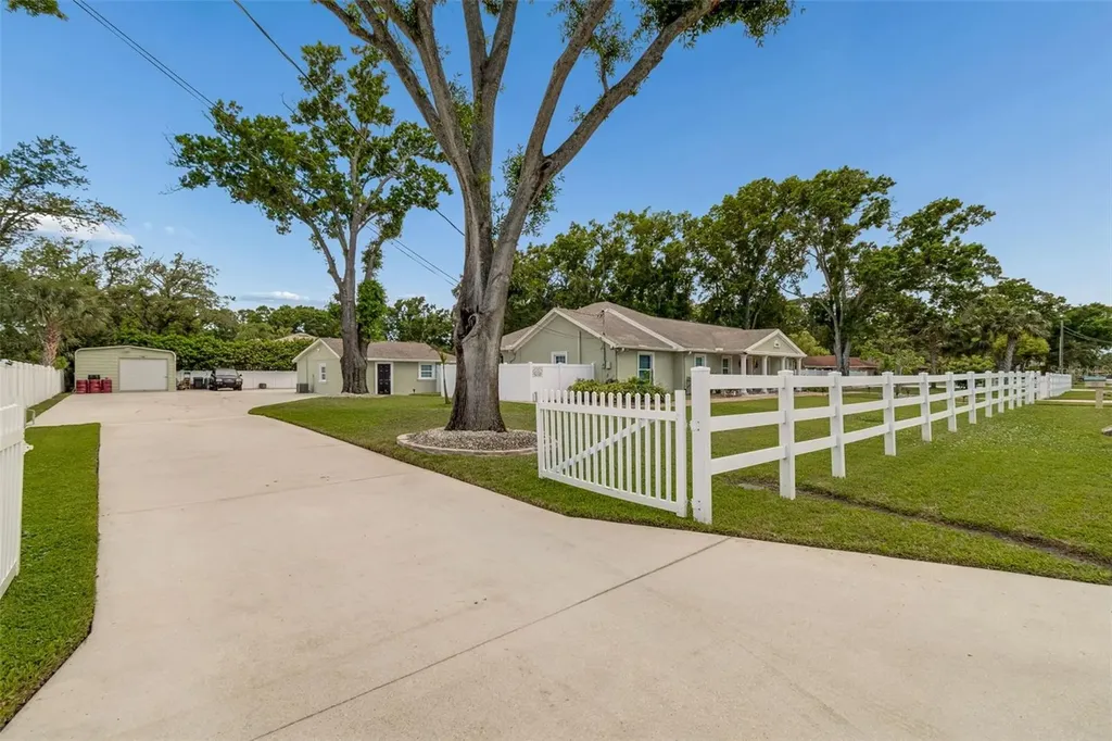 9406 W Flora Street Tampa FL 33615