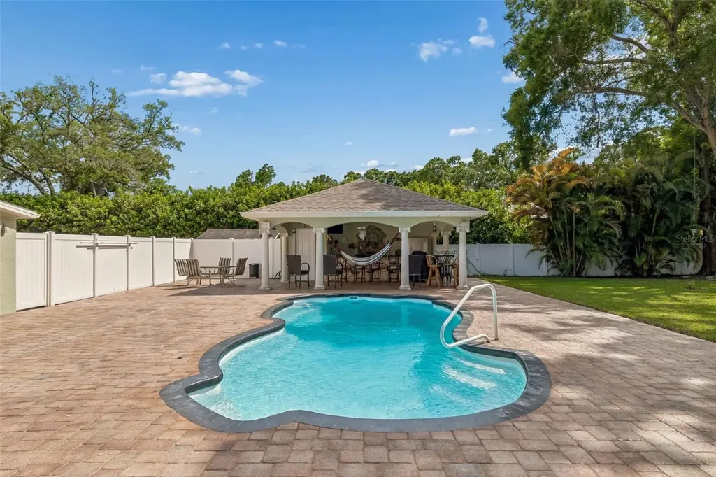 9406 W Flora Street Tampa FL 33615