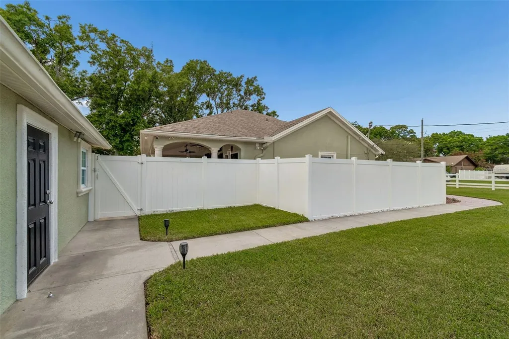 9406 W Flora Street Tampa FL 33615