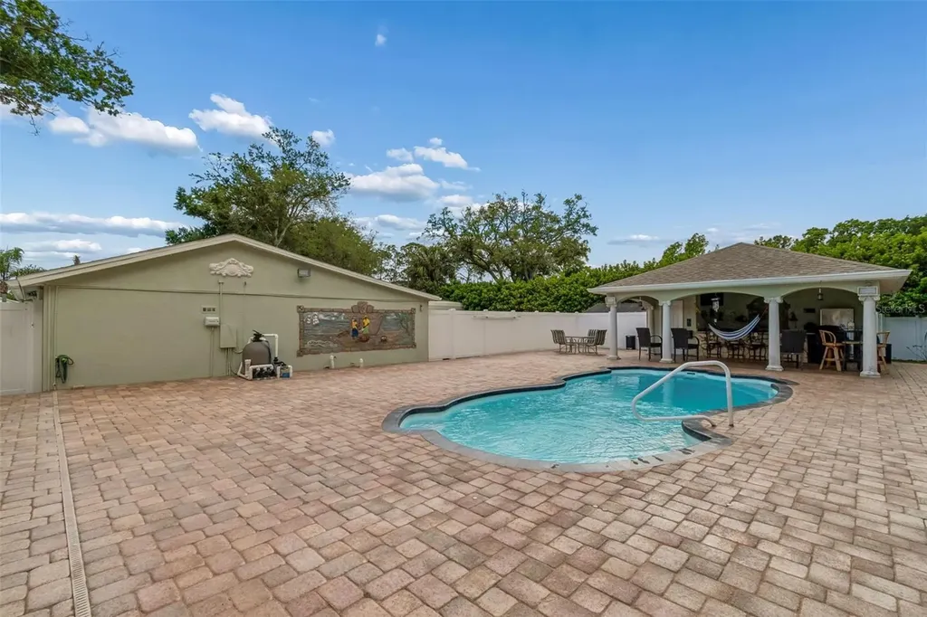 9406 W Flora Street Tampa FL 33615
