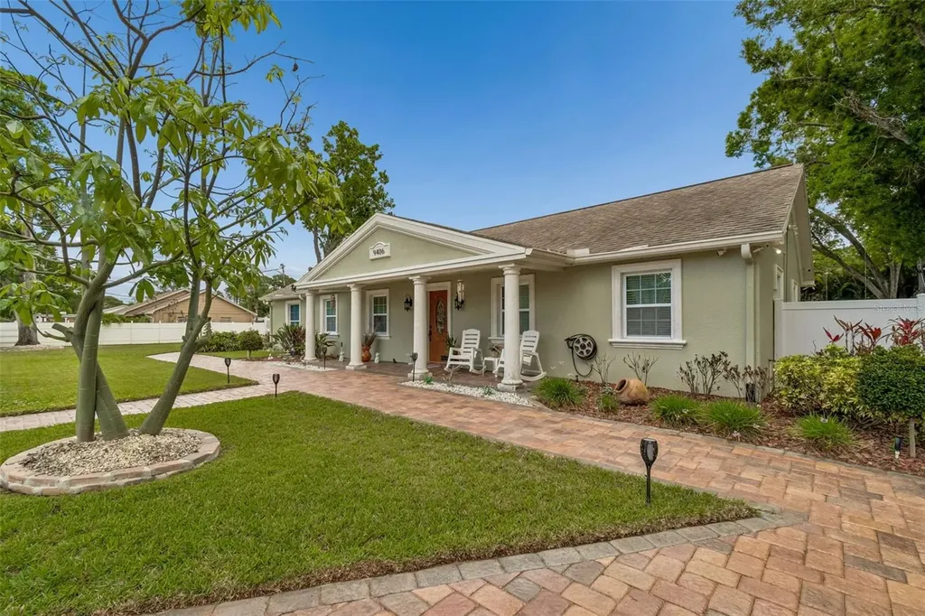 9406 W Flora Street Tampa FL 33615