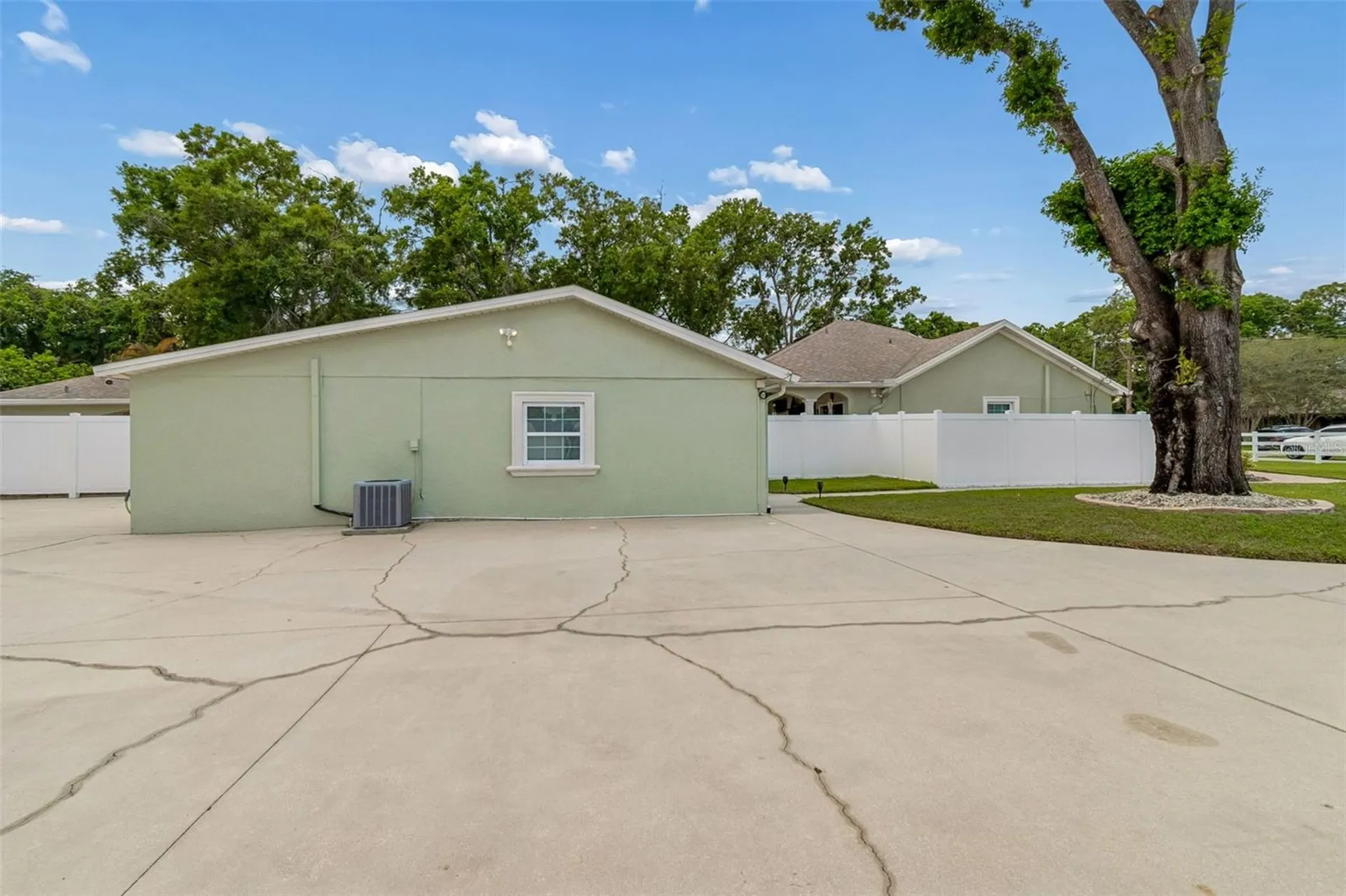 9406 W Flora Street Tampa FL 33615