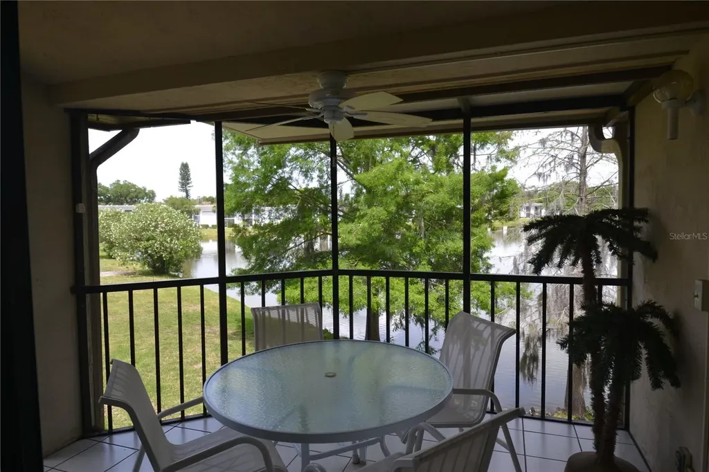 284 Woodlake Wynde Oldsmar FL 34677