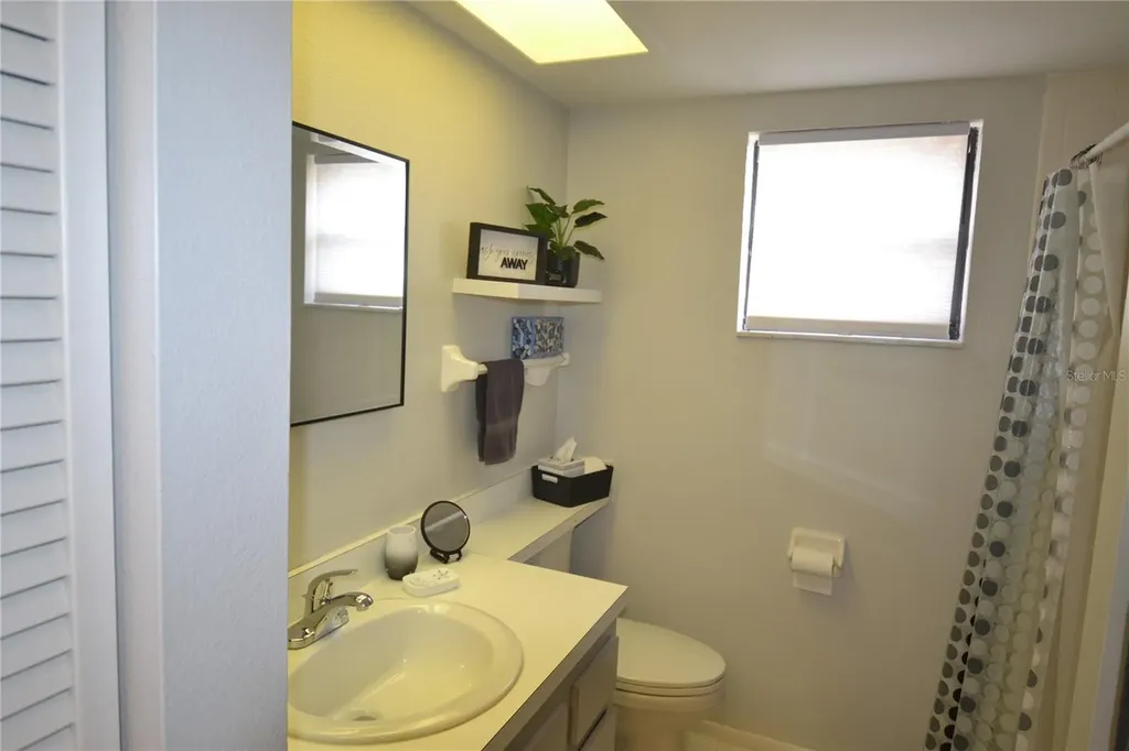 284 Woodlake Wynde Oldsmar FL 34677