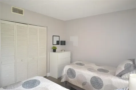 284 Woodlake Wynde Oldsmar FL 34677