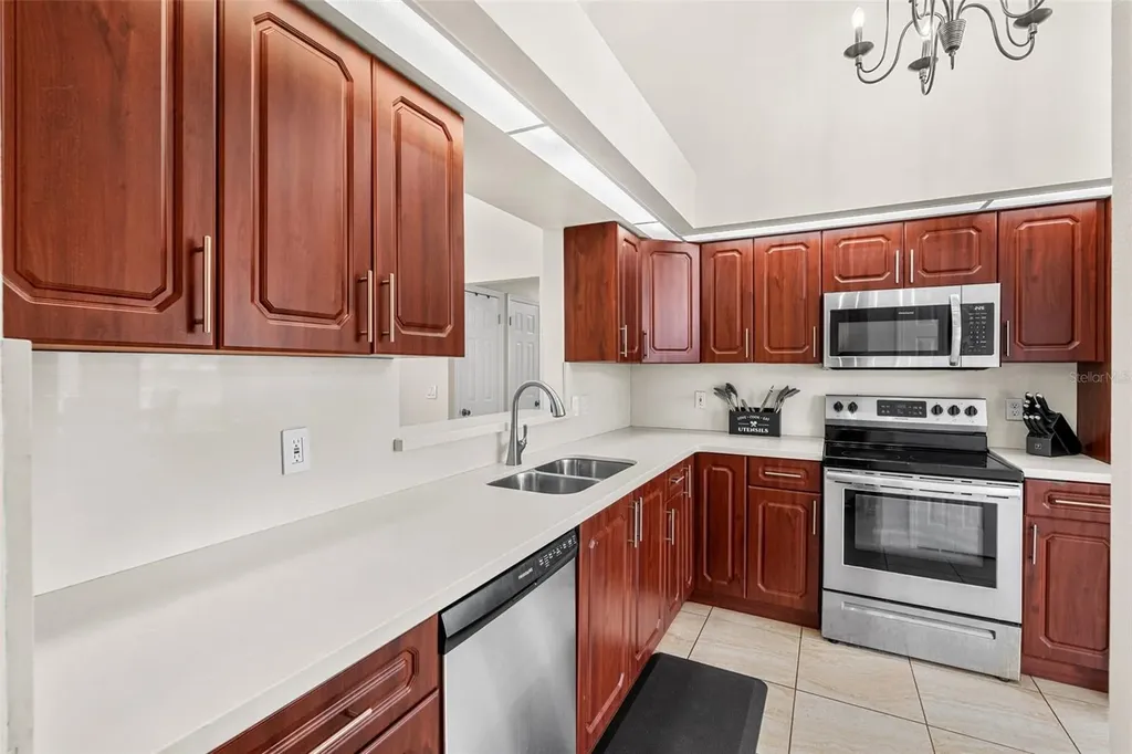 806 Vermont Woods Lane Orlando FL 32824