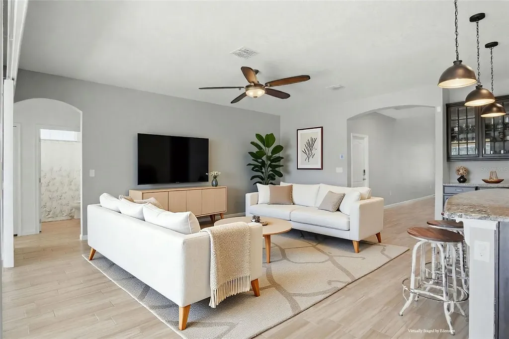 6818 Goldflower Avenue Harmony FL 34773