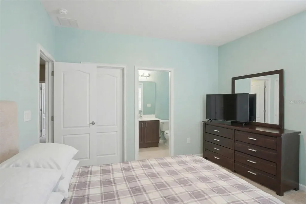 6818 Goldflower Avenue Harmony FL 34773